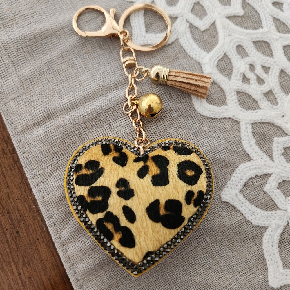 💥SALE💥Beige Leopard Beaded Heart Keychain New #1